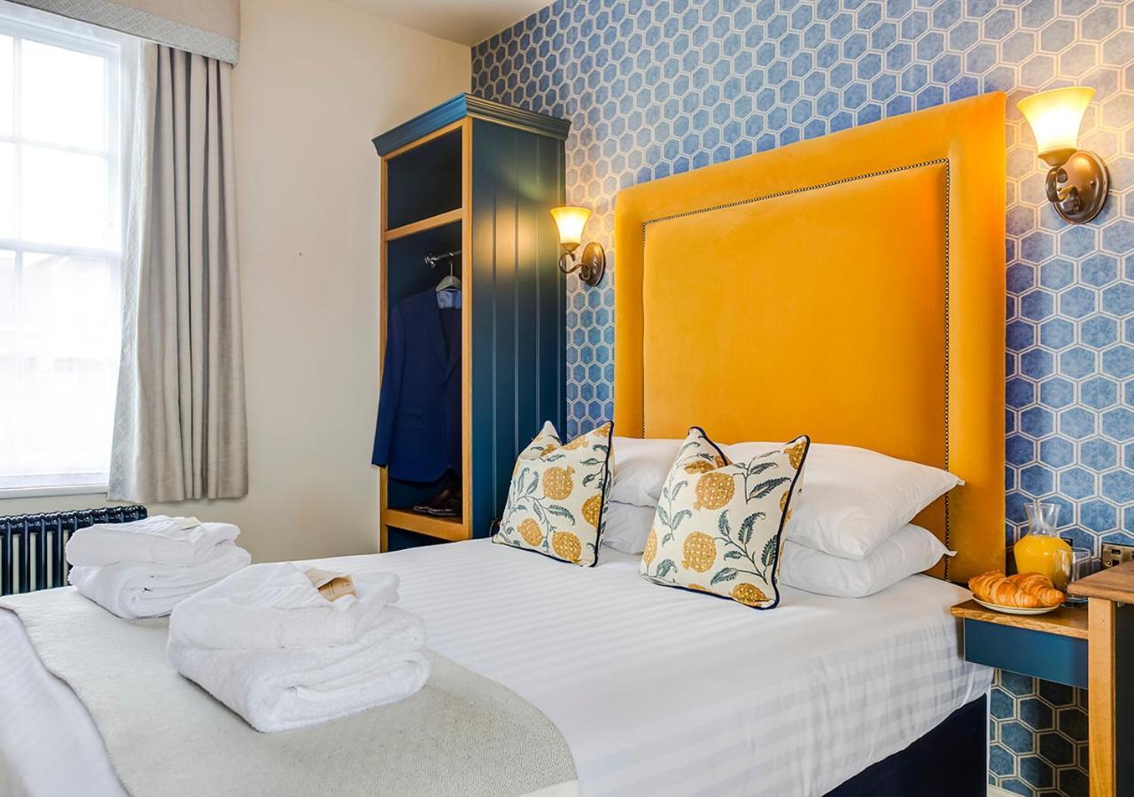 เดอะ จอร์จ โฮเต็ล Hotel โคล์เชสเตอร์ ภายนอก รูปภาพ