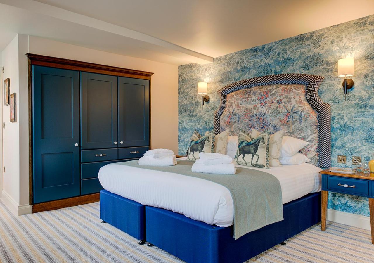 เดอะ จอร์จ โฮเต็ล Hotel โคล์เชสเตอร์ ภายนอก รูปภาพ