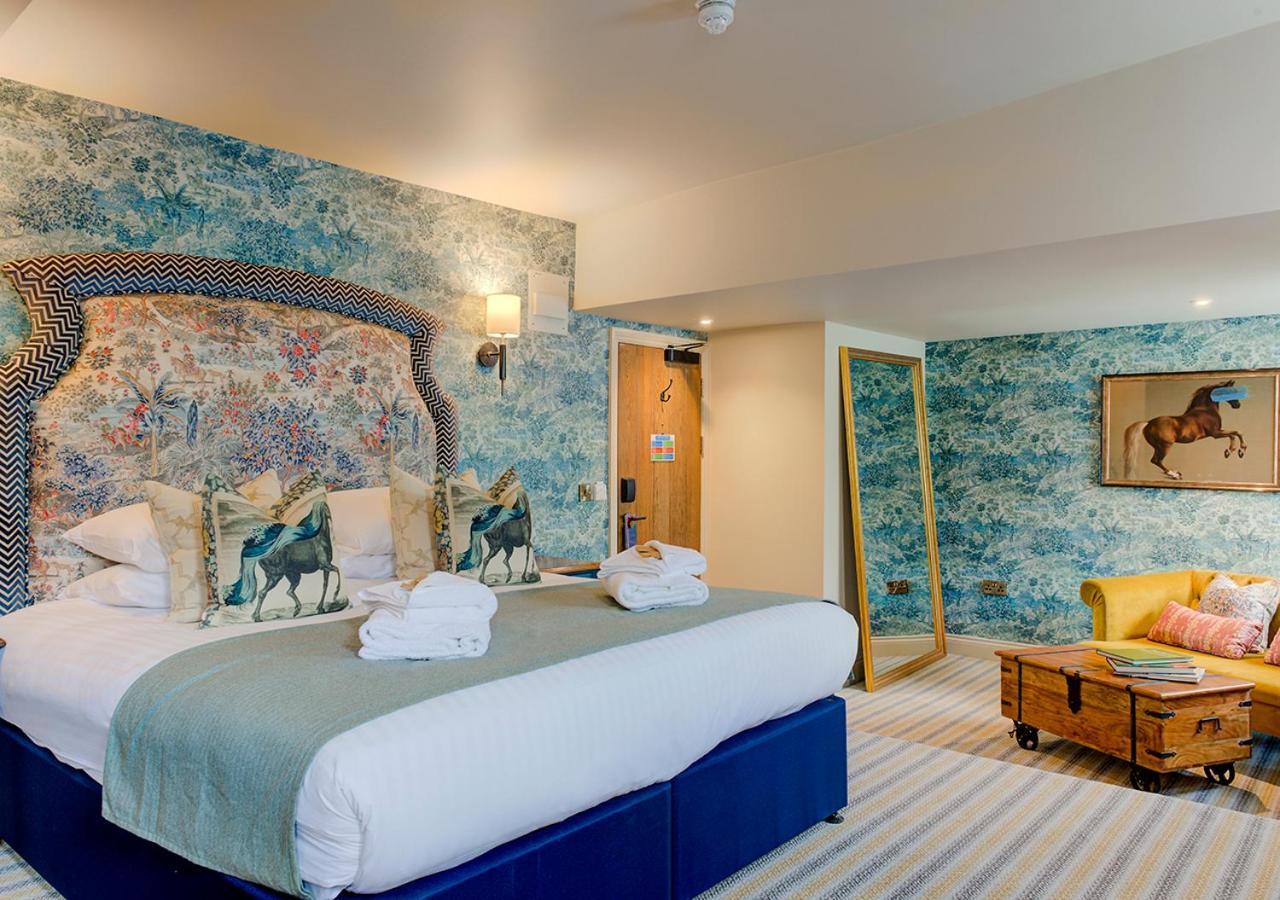เดอะ จอร์จ โฮเต็ล Hotel โคล์เชสเตอร์ ภายนอก รูปภาพ