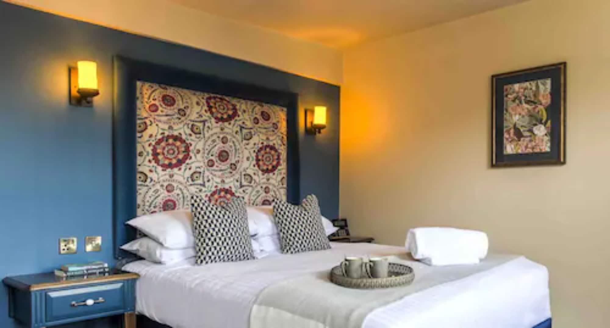 เดอะ จอร์จ โฮเต็ล Hotel โคล์เชสเตอร์ ภายนอก รูปภาพ