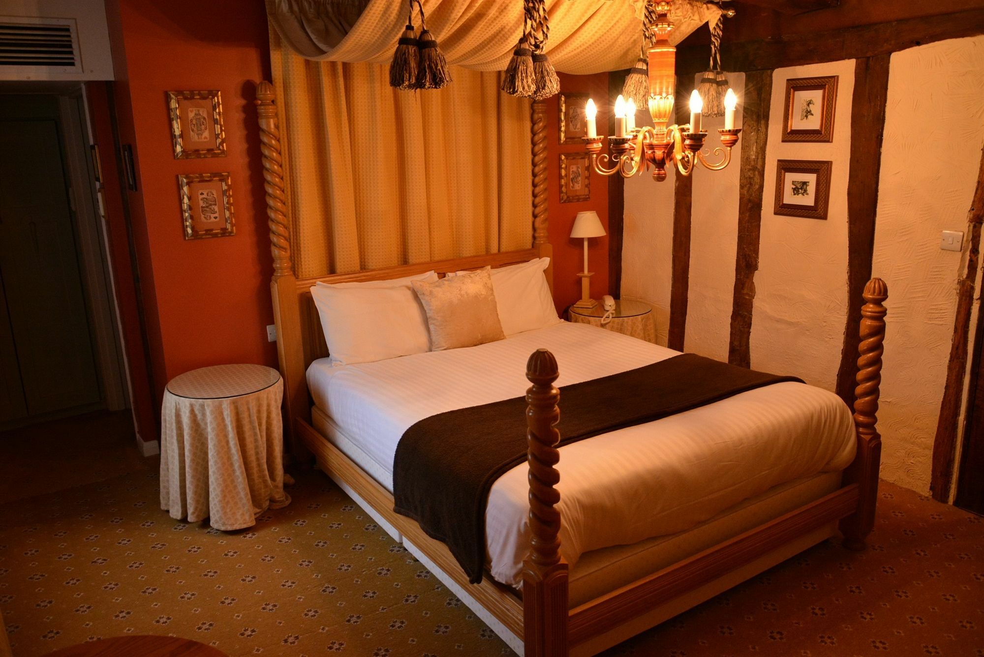 เดอะ จอร์จ โฮเต็ล Hotel โคล์เชสเตอร์ ภายนอก รูปภาพ